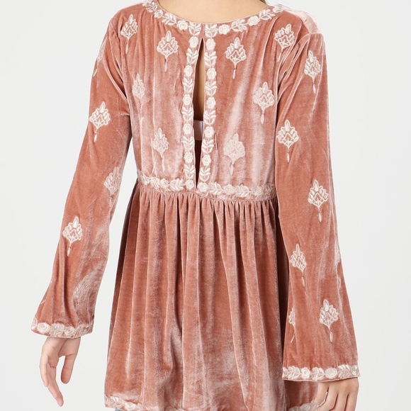 POL Small Crush Velvet Embroidered Oversized Tunic - Picture 7 of 8